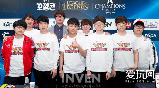 权被不断放 权被不断放