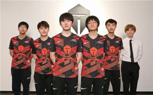 他放入首發 他放入首發