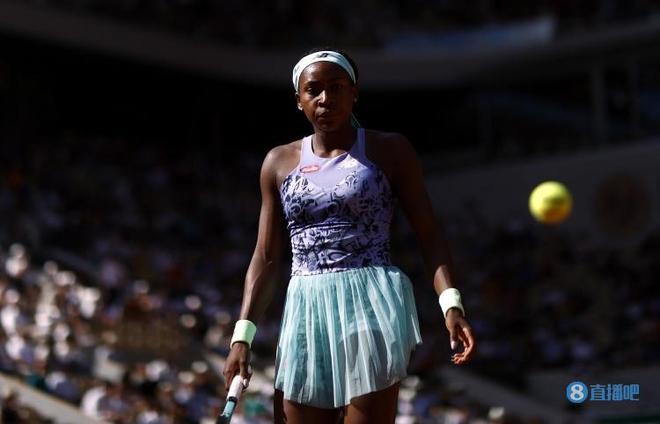 的两粒点射 的两粒点射